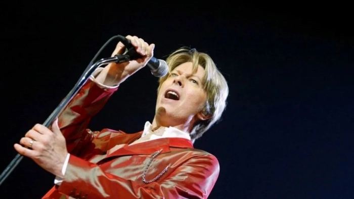 David Bowie'nin el yazısı şarkı s&ouml;z&uuml; 126 bin dolara satışa &ccedil;ıkıyor